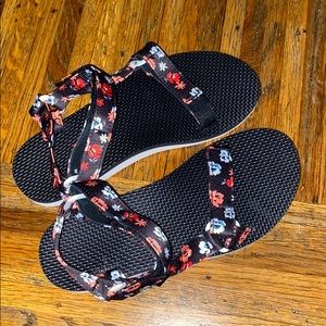 Teva Sandals Women Size 8
